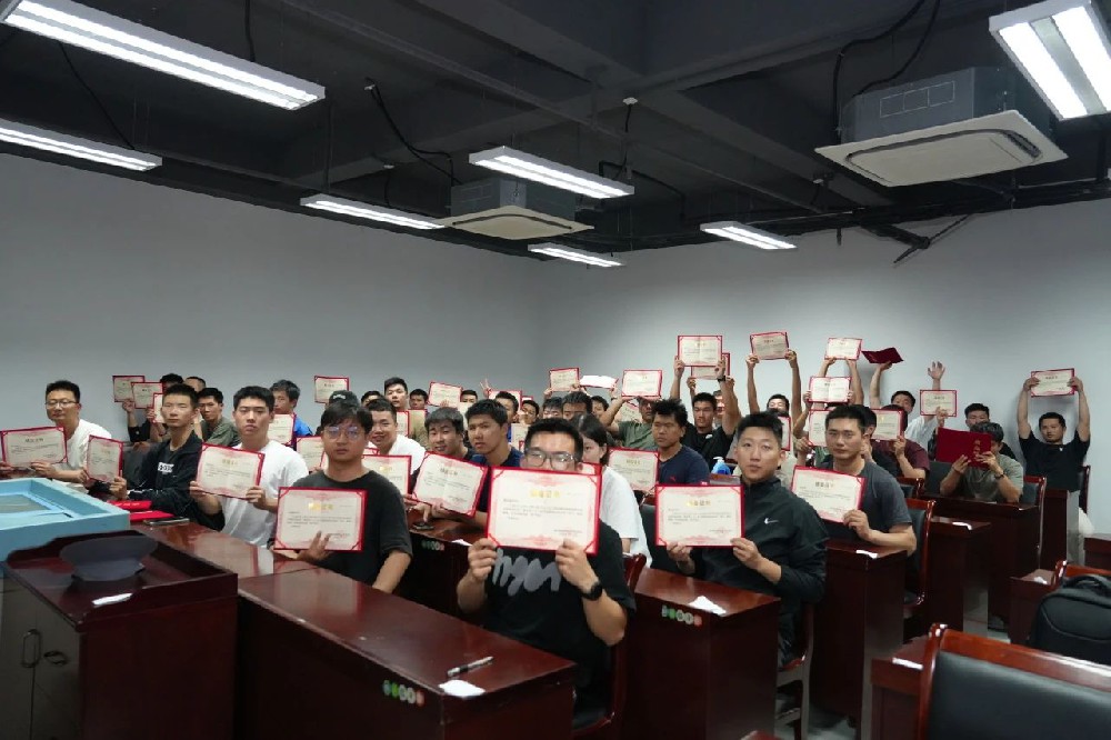 企业动态丨2025年江苏省“政校企”合作培训班暨南京市退役军人无人机飞控师特色培训圆满收官！